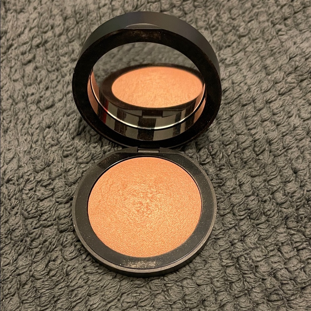 Em Cosmetics faded clementine blush